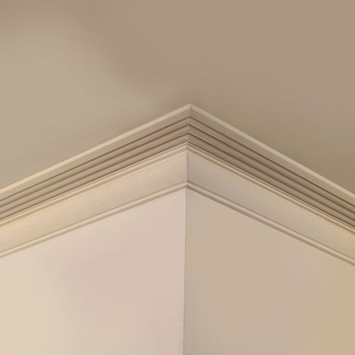 HPS3 Small Plain Run Cornice with reeds to the ceiling plate finishing into an ovolo on the wall line.